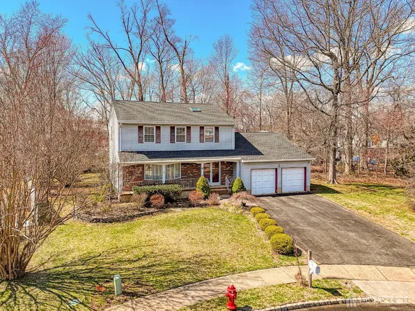 6 Bradley Ct, North Brunswick, NJ 08902