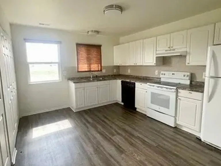 82 W Baldwyn Dr — Photo 2