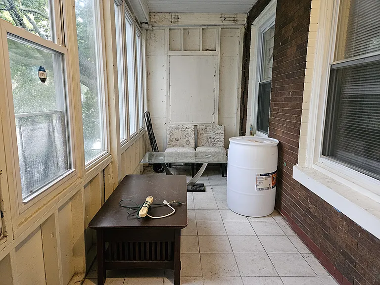 921 W 54th Pl #1F — Photo 15