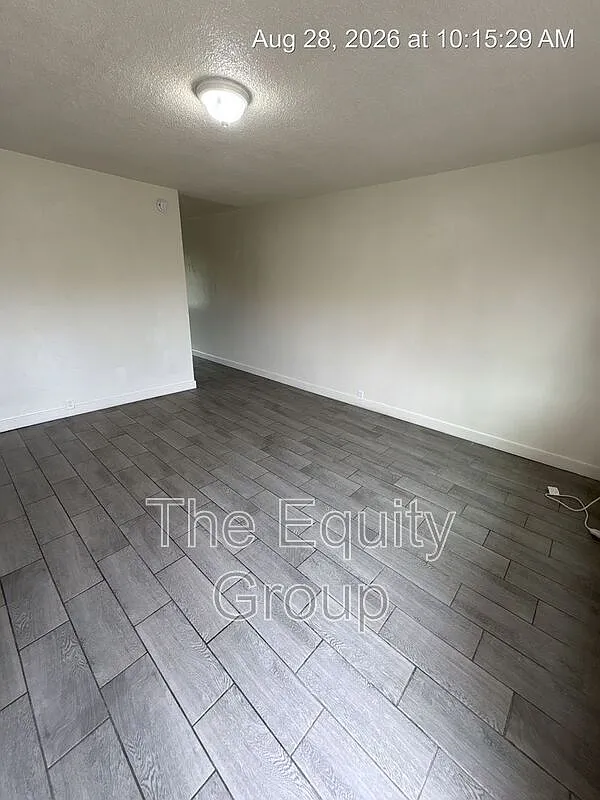 2 bed, 1.0 bath, $1,250 — Photo 3