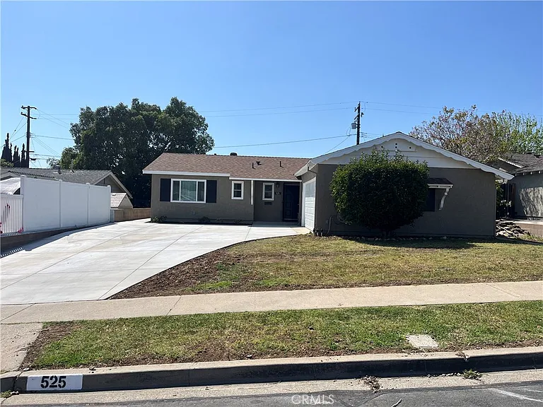 525 Twilight St — Photo 2