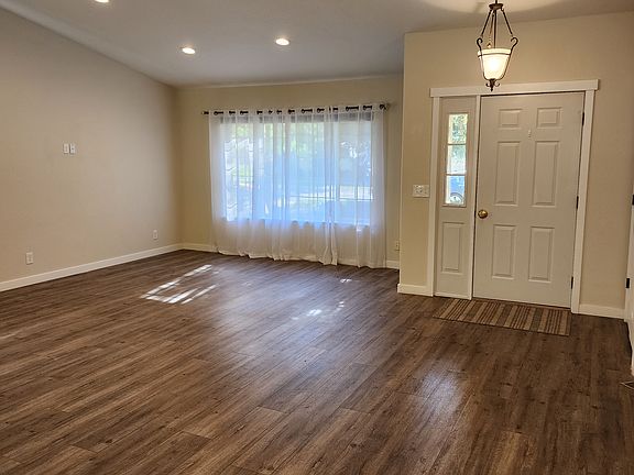 2599 E Black Forest Ave - Living Room (1)_10162022