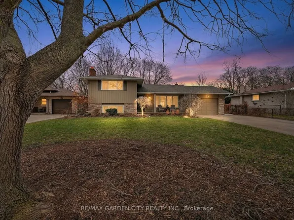 77 Prince Charles Dr, Saint Catharines, ON L2N 3Y8