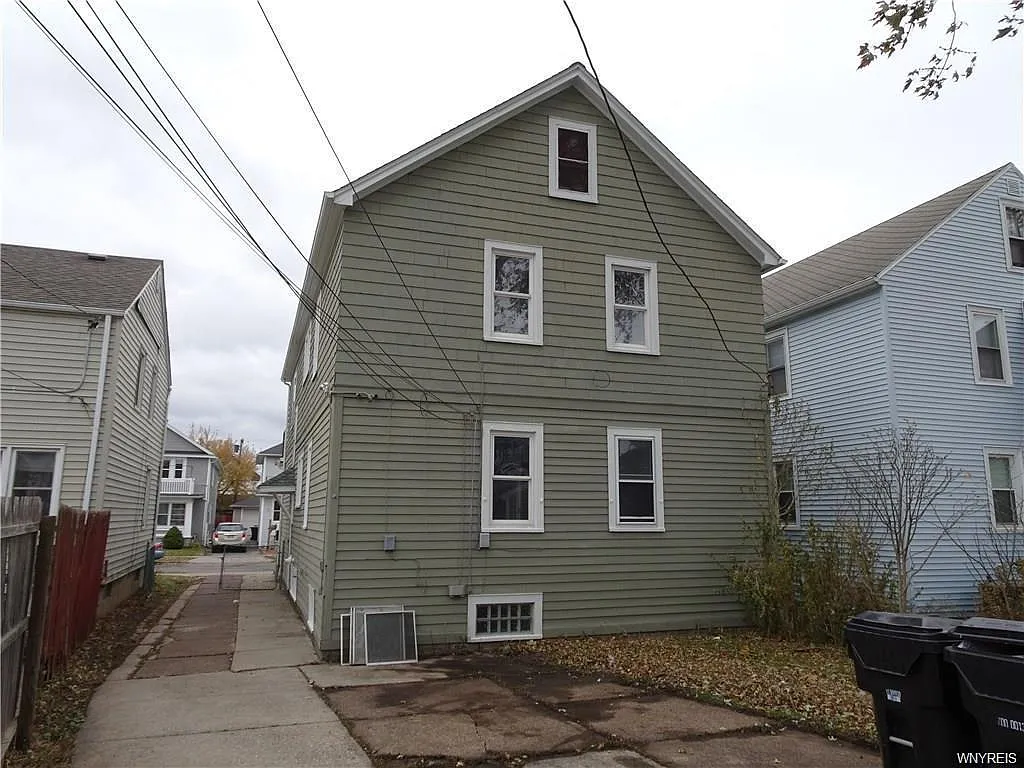 2 bed, 1050 sqft, $1,400 — Photo 3