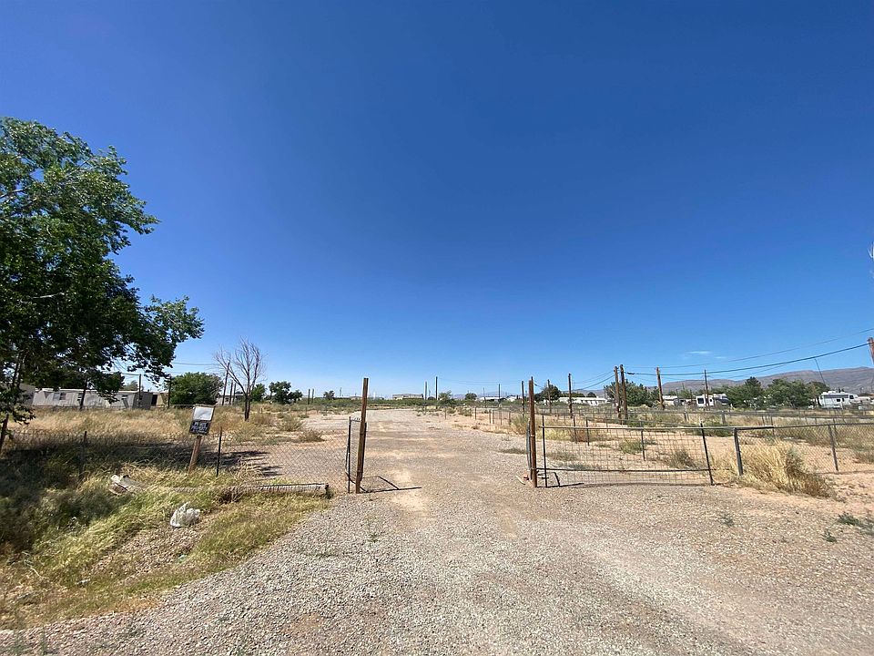 2nd image of 1050 Mescalero St