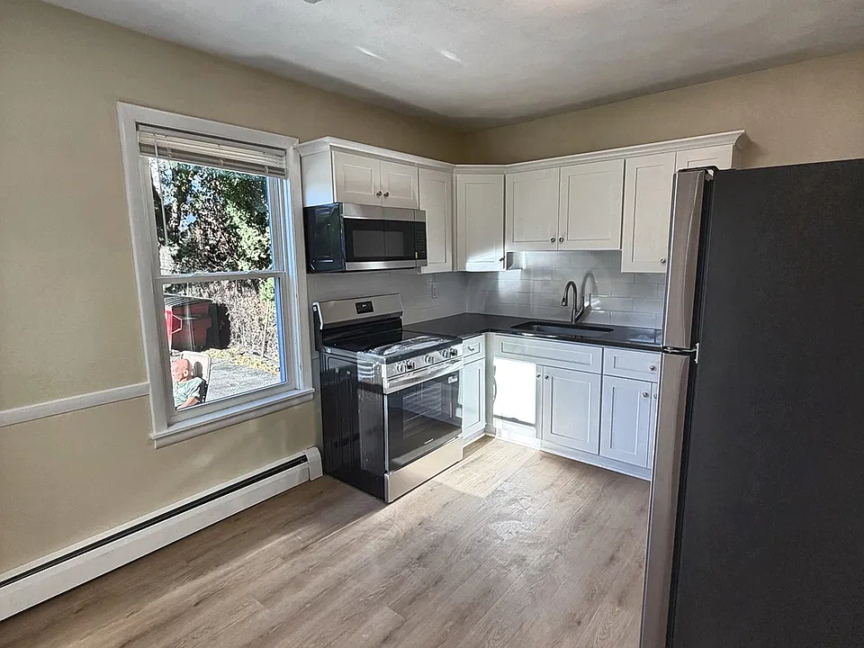 122 Englewood Ave #1R