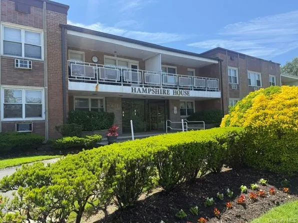 601 Chestnut Street #A-15, Cedarhurst, NY 11516