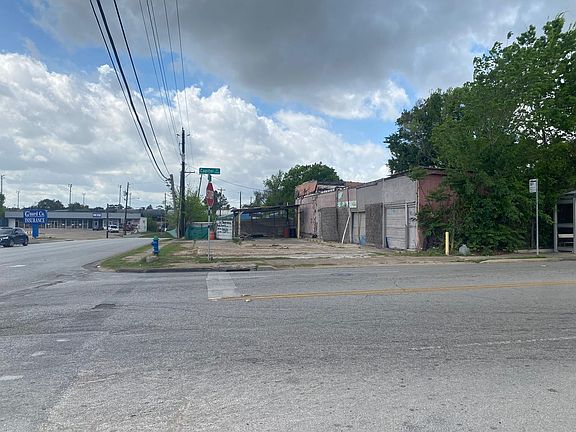 5th image of 204 S 75th St