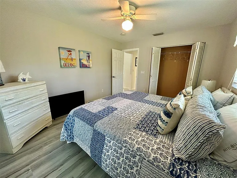 142 Solana St — Photo 17