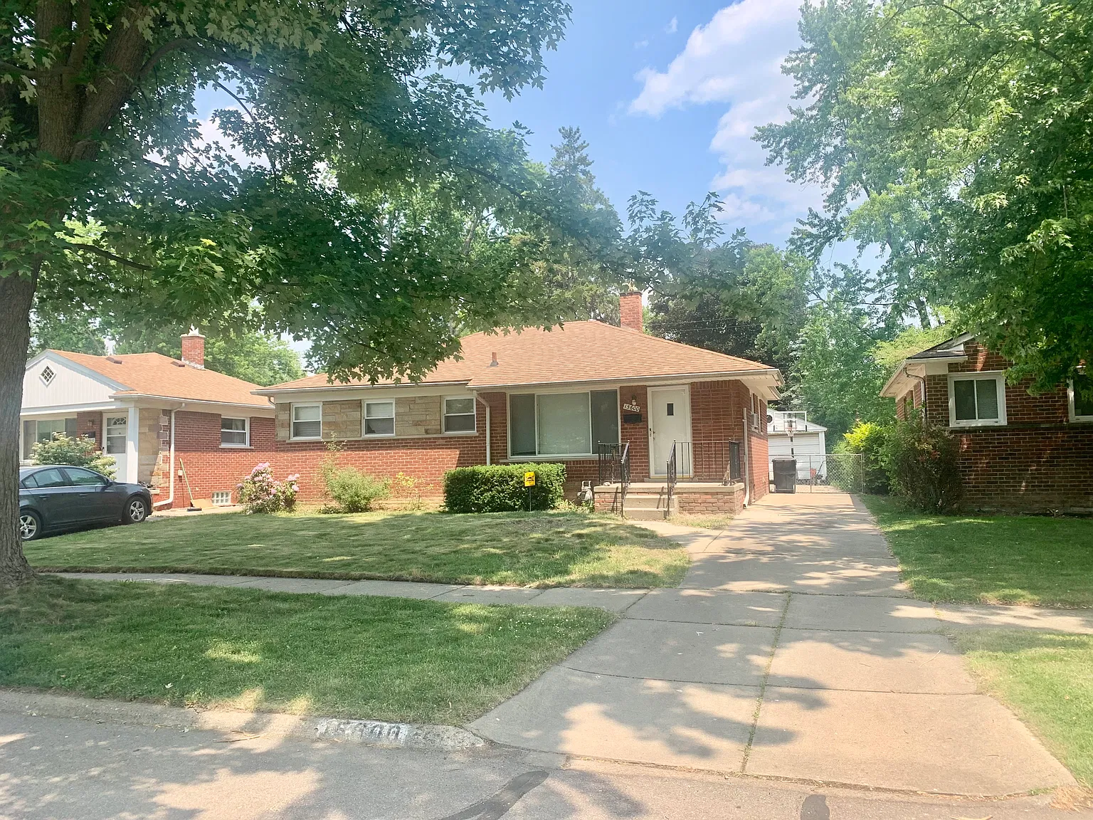 3 bed, 1064 sqft, $1,750 — Photo 1