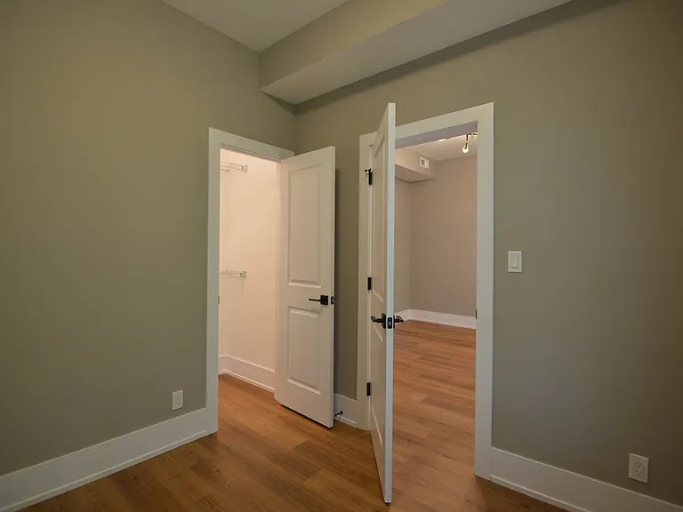 4113 N Damen — Photo 10