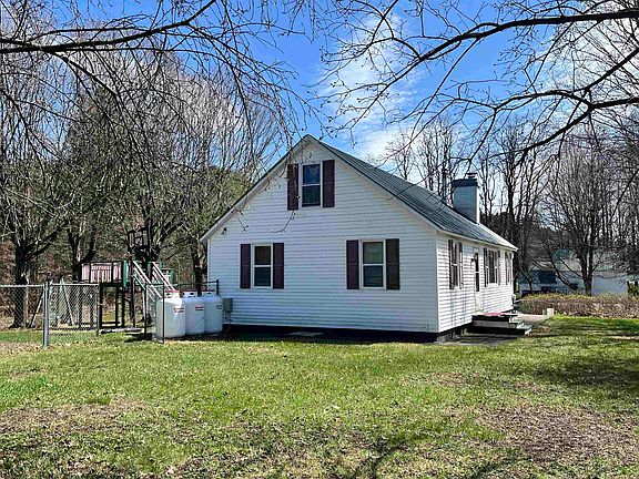 4th image of 119 Town Farm Road