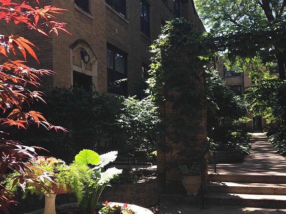 2nd image of 3750 N Pine Grove Ave APT 1W
