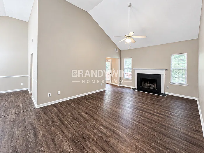 3 bed, 2.5 bath, 2028 sqft, $2,185 — Photo 4