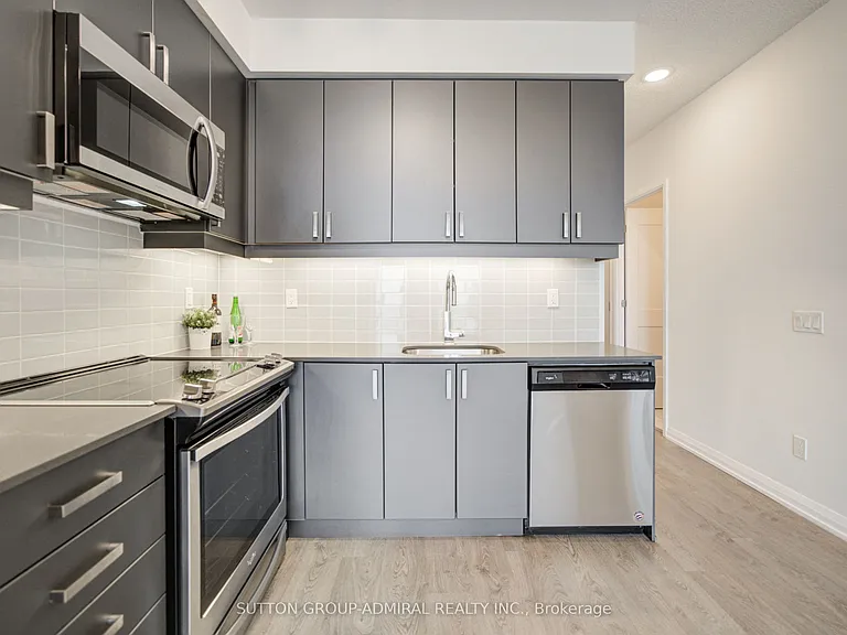 7895 Jane St #1716 — Photo 12