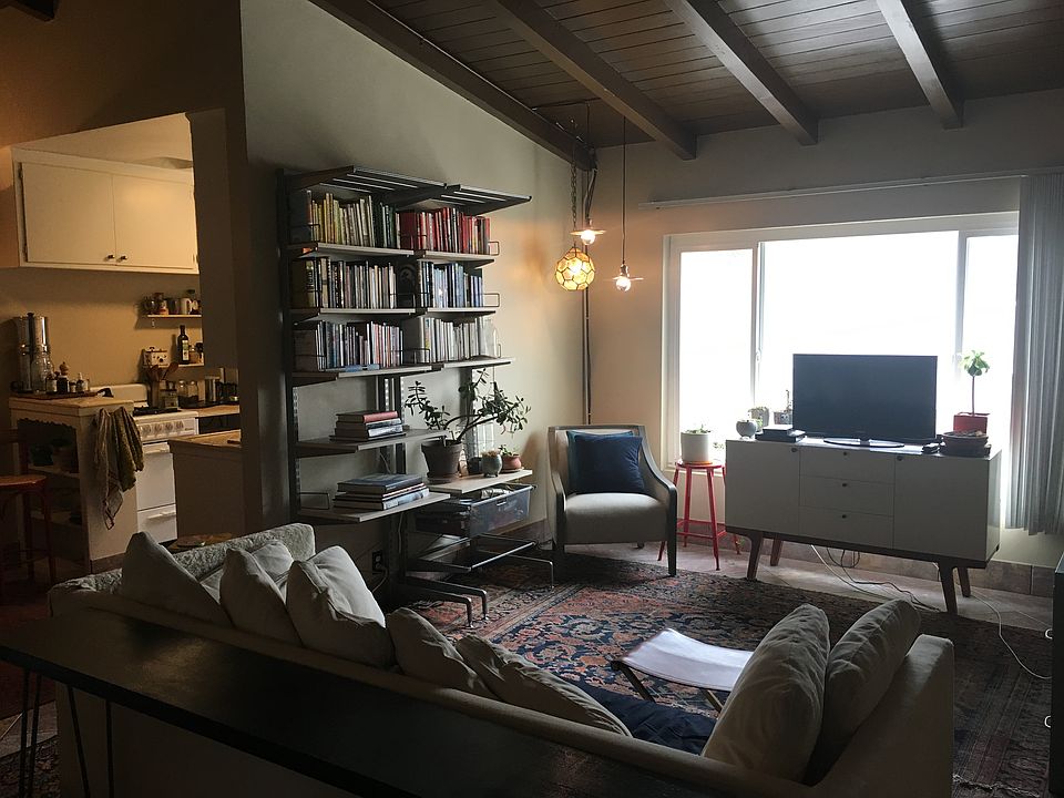 Furnished apartment in similar unit