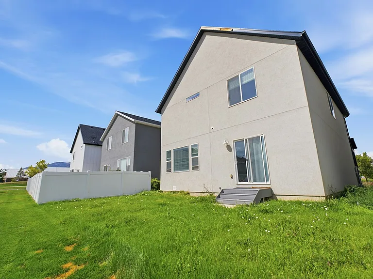 506 S Highpoint Dr — Photo 17