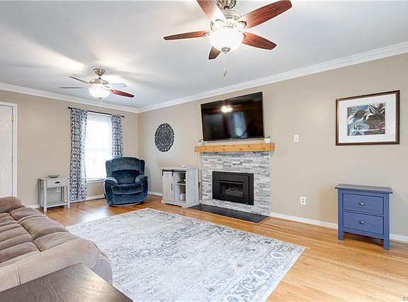 5th image of 10291 Aynhoe Ct
