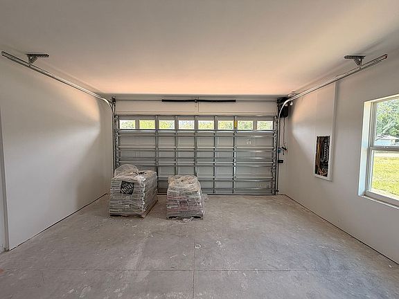 4th image of 1409 Duane Palmer Blvd
