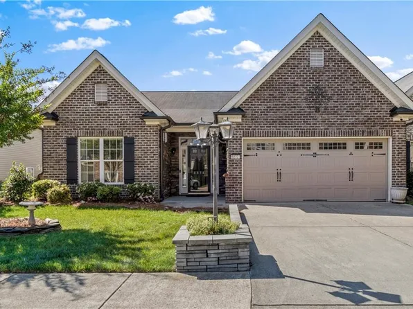 6870 Hanesbrook Cir, Clemmons, NC 27012