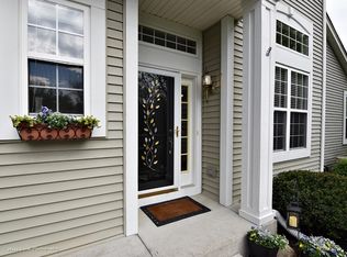 247 Trentt Dr #37, Batavia, IL 60510