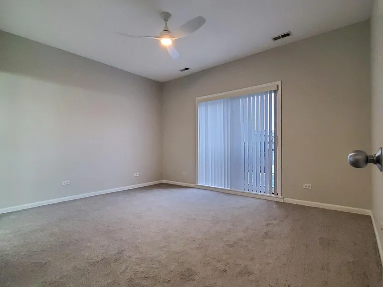 4925 S Forrestville Ave #2S — Photo 4