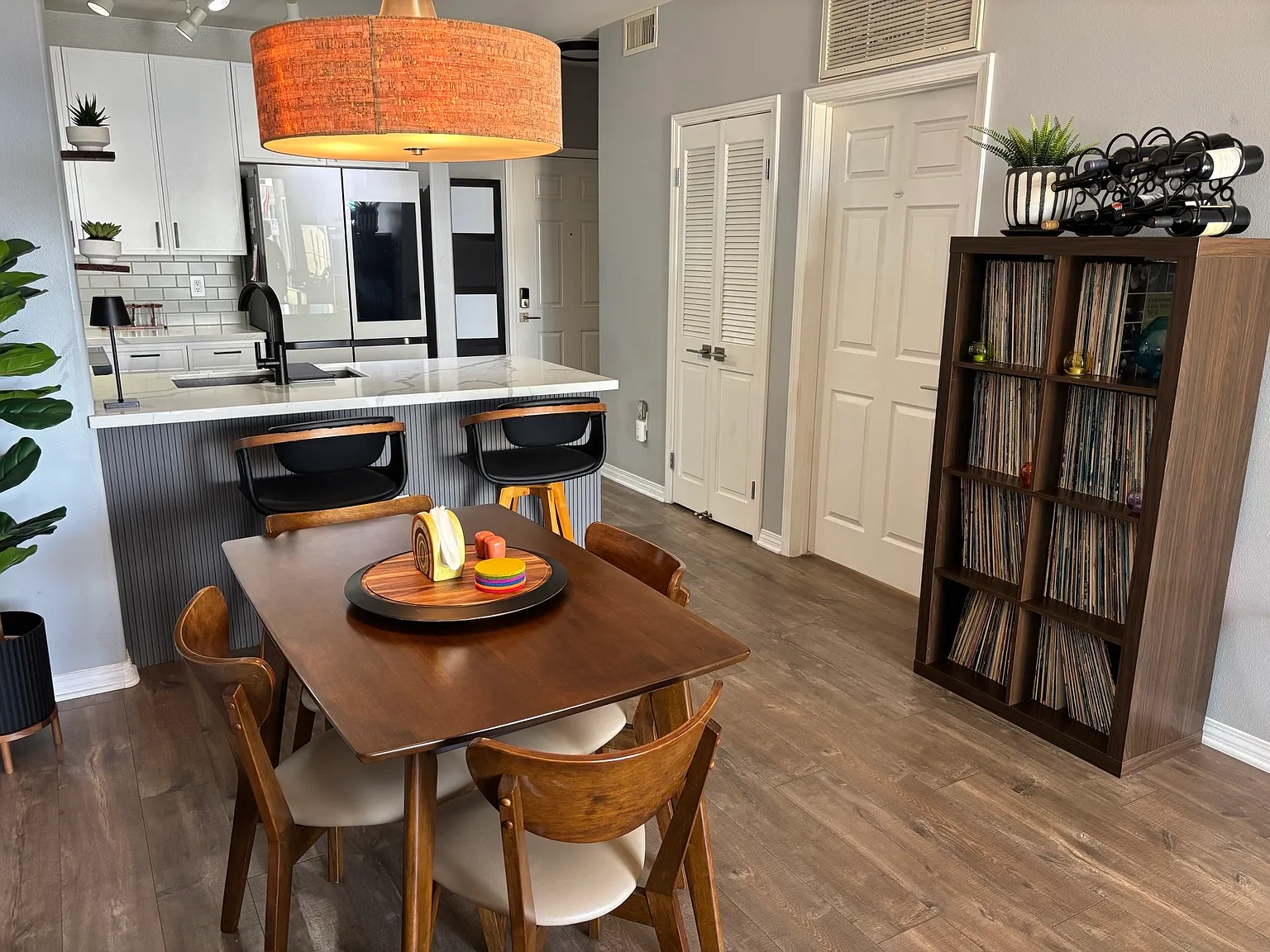 2 bed, 950 sqft, $3,800 — Photo 4