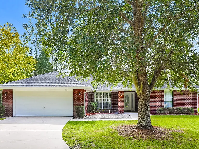 1399 Guardian Dr — Photo 1
