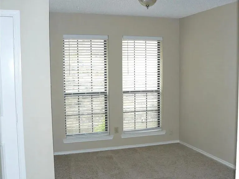 565 Briarcliff Dr — Photo 3