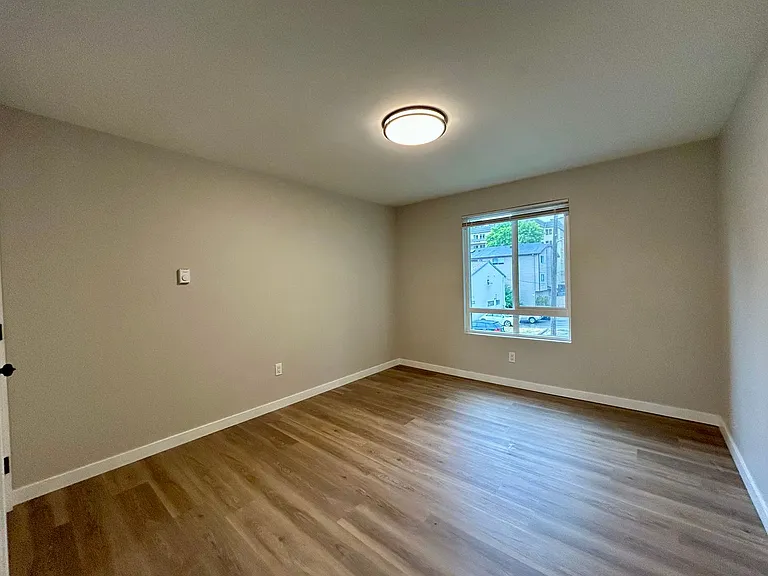 Mar-Ella 10-unit — Photo 16