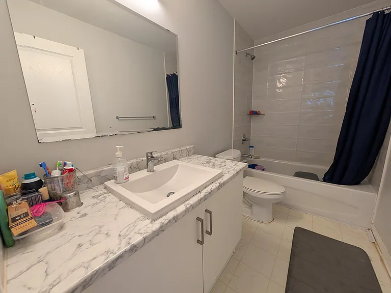 1226 Max Cres — Photo 12