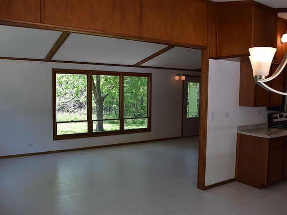 3rd image of 14357 R Ave