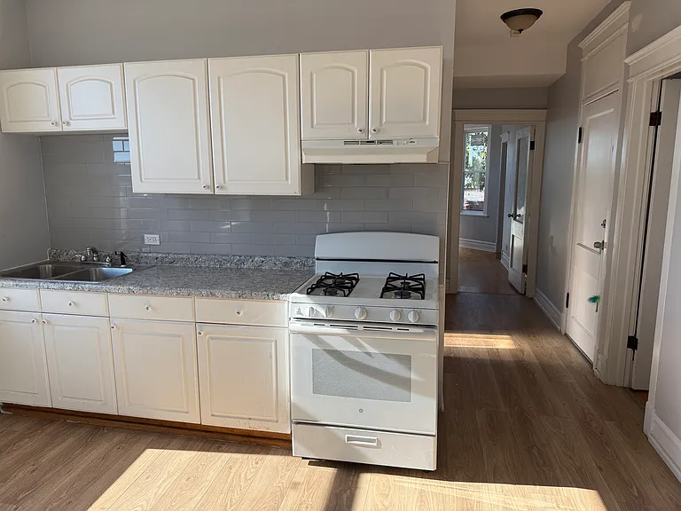 2553 S Troy St #3F — Photo 1