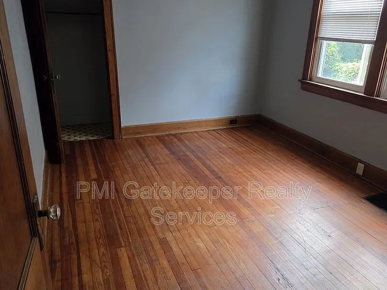 4370 Saint Lawrence Ave #1 — Photo 6