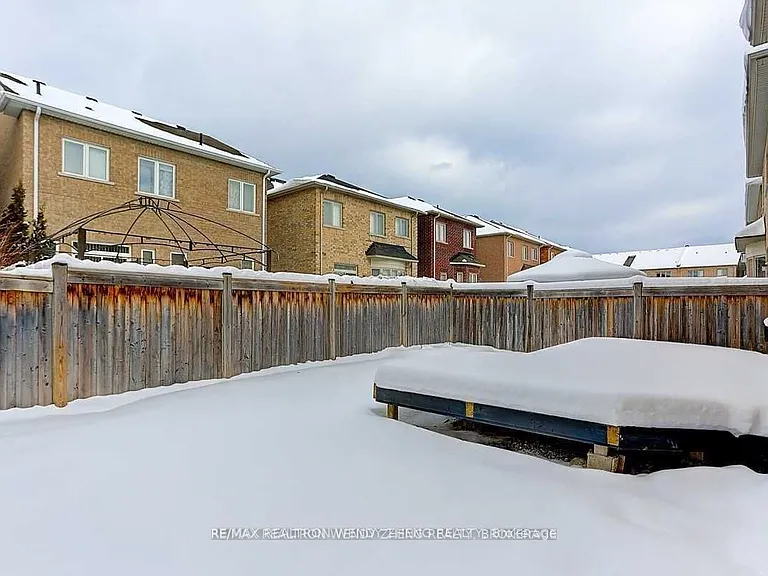 155 Durhamview Cres — Photo 39