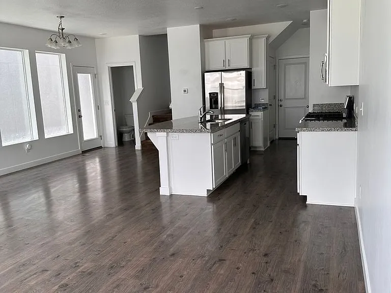 4430 W 2550 N — Photo 5