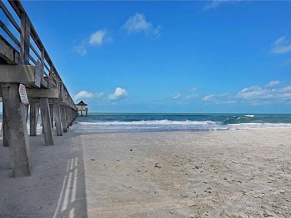 Naples Pier real close by