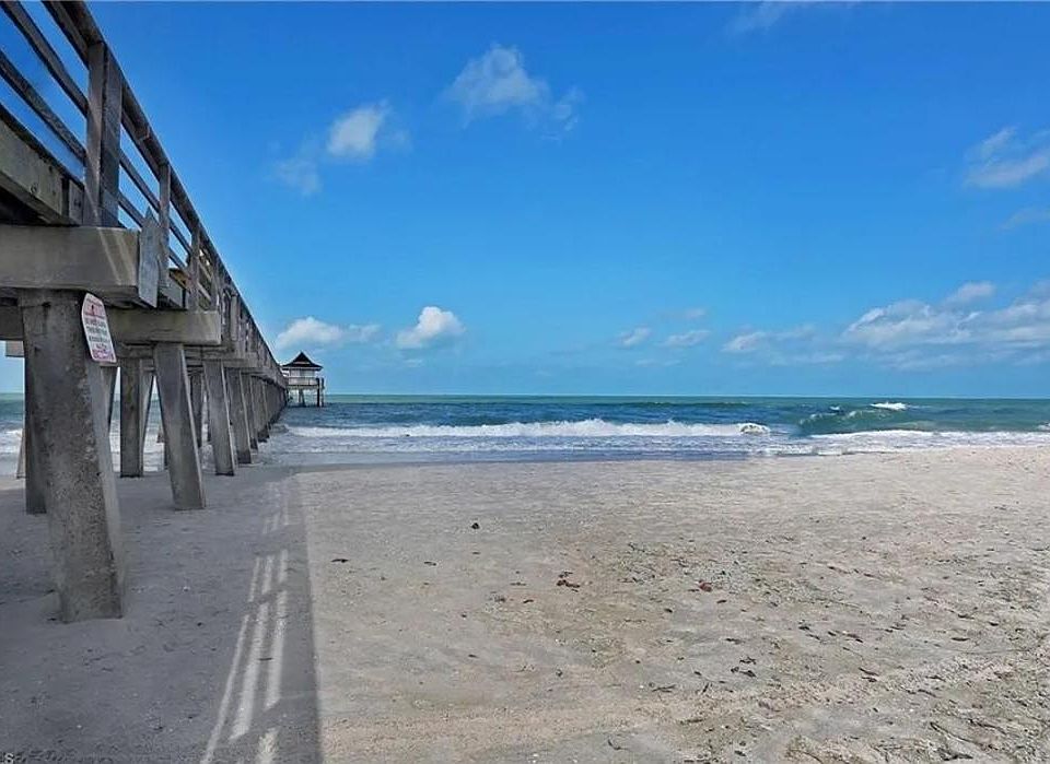 Naples Pier real close by