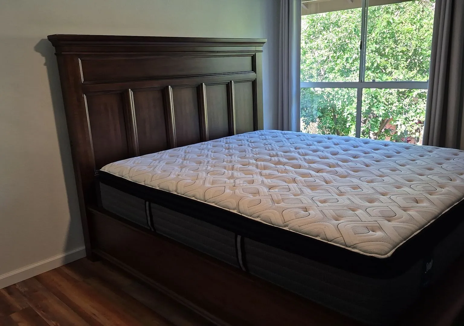 Avail. Now - Southpointe - 2 bed 1.5 bath partially furnished private upstairs unit with 2 parkin... — Photo 4