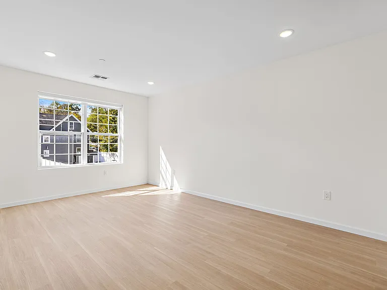 Cannon House — Photo 31