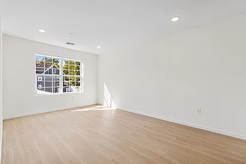Floor plan 204