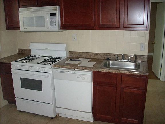 3rd image of 2404 Wieck Dr
