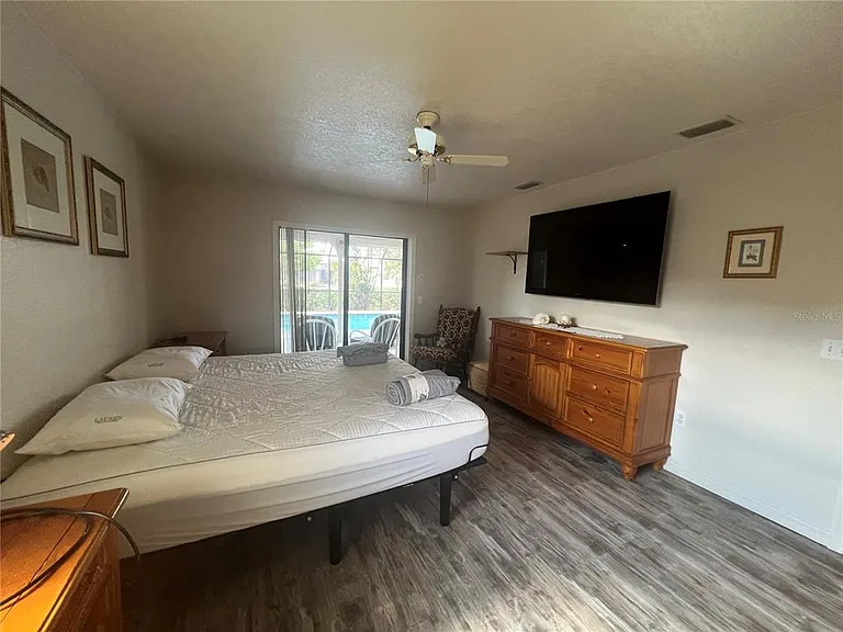 3177 Clifford St — Photo 11
