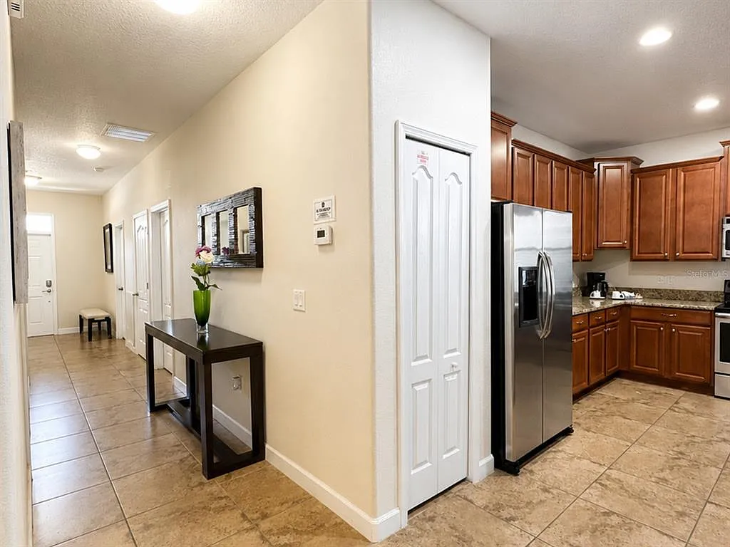 4 bed, 3.0 bath, 2225 sqft, $2,700 — Photo 4