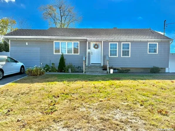 52 Perry Street, Brentwood, NY 11717