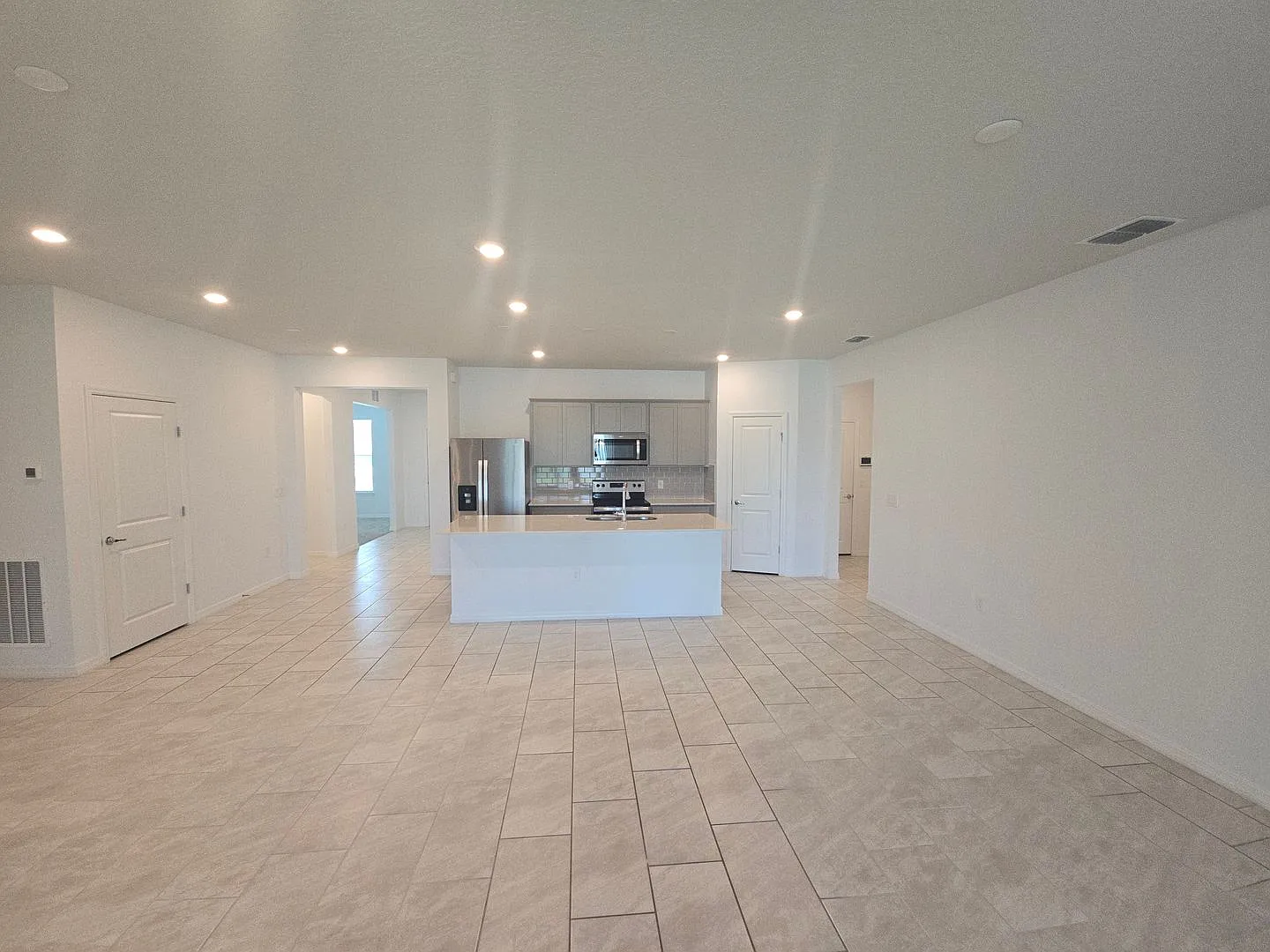 3 bed 2.5 bath home — Photo 3