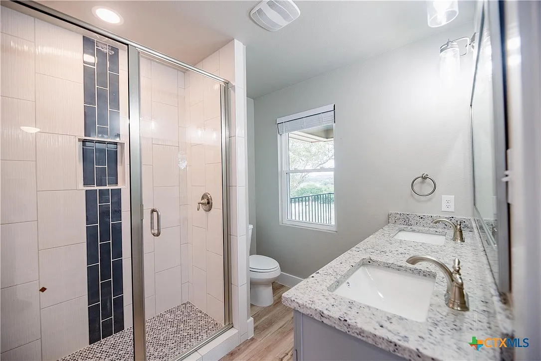 3 bed, 2.5 bath, 1419 sqft, $1,995 — Photo 3
