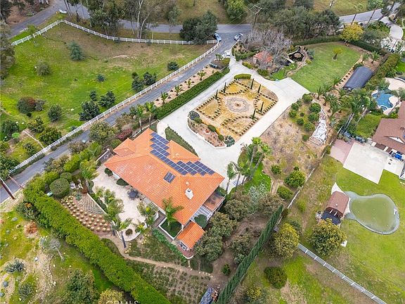 3rd image of 2740 Los Alisos Dr