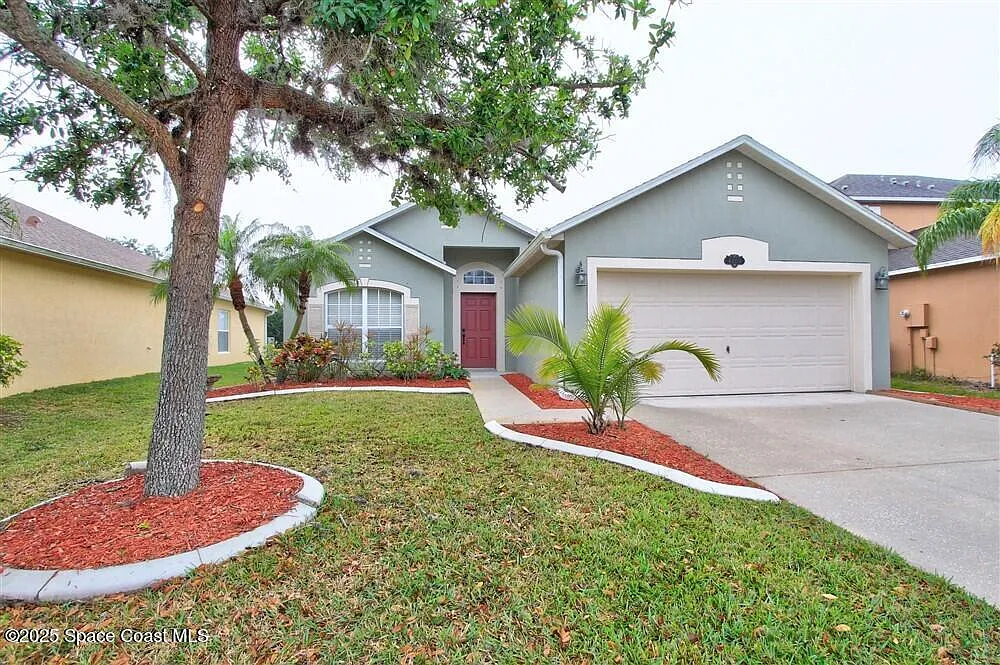 3 bed, 2.0 bath, 1488 sqft, $2,300 — Photo 1