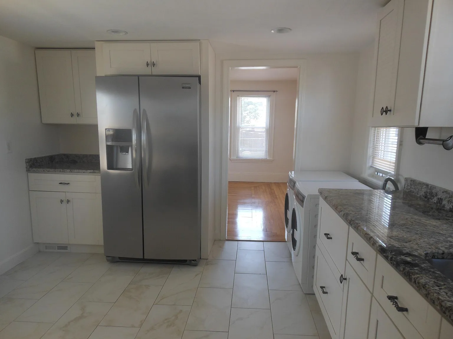 3 bed, 1200 sqft, $2,800 — Photo 3
